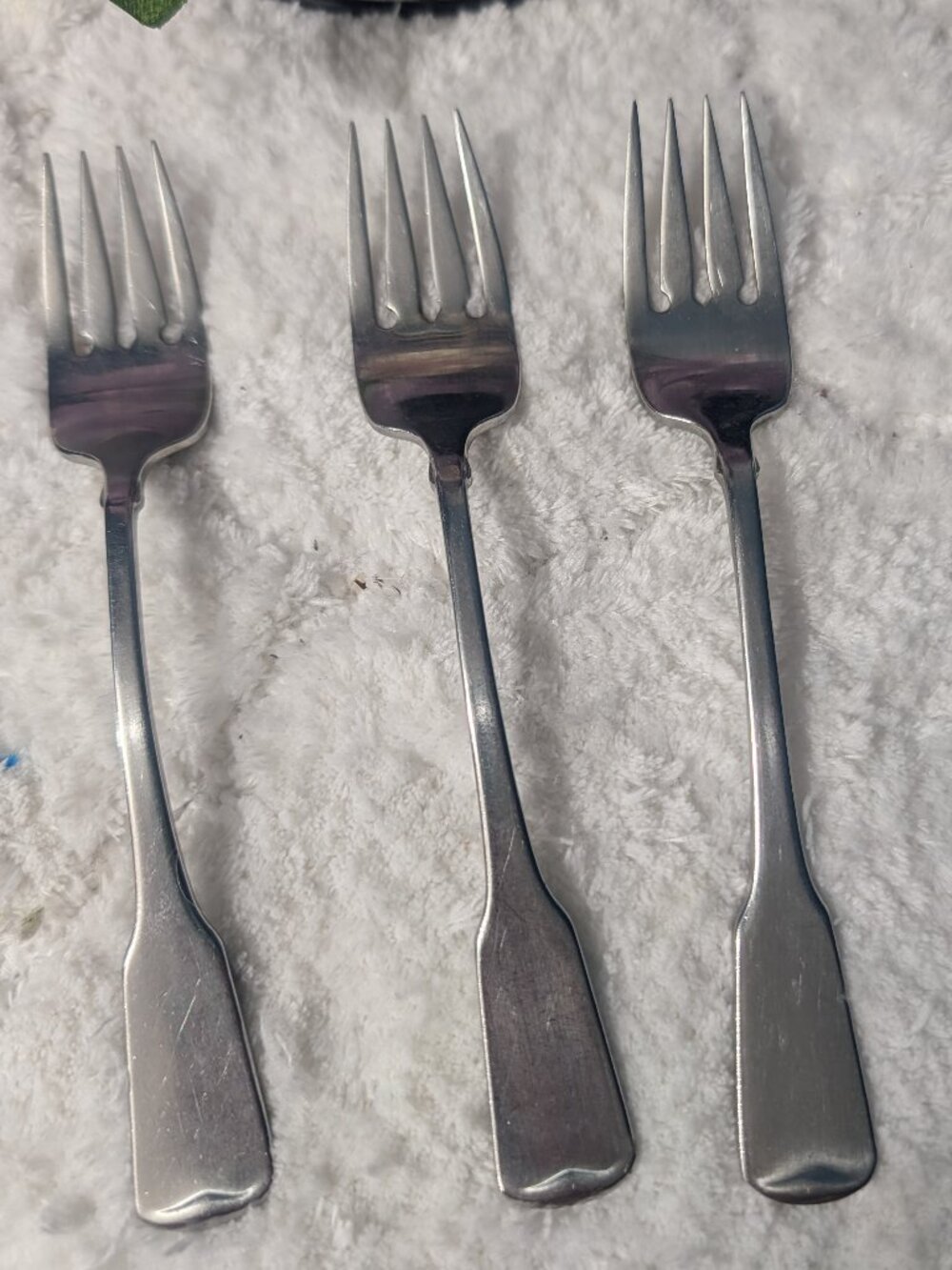 Set of 3 Oneida Patrick Henry Stainless Dinner Forks Fiddle Back Flatware USA